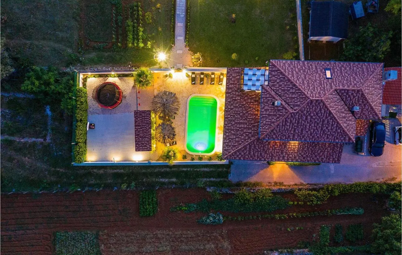 بيت للعطل Villa Karmen زاتون كرواتيا