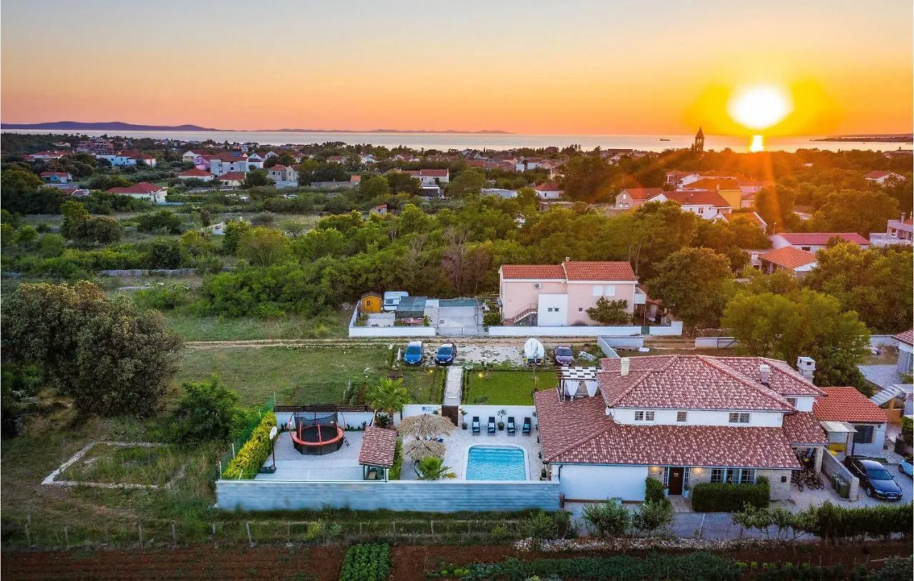 Villa Karmen زاتون 0*,